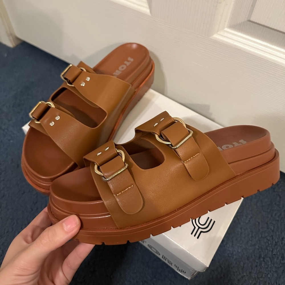 NEW 2 STRAP BUCKLE SANDALS